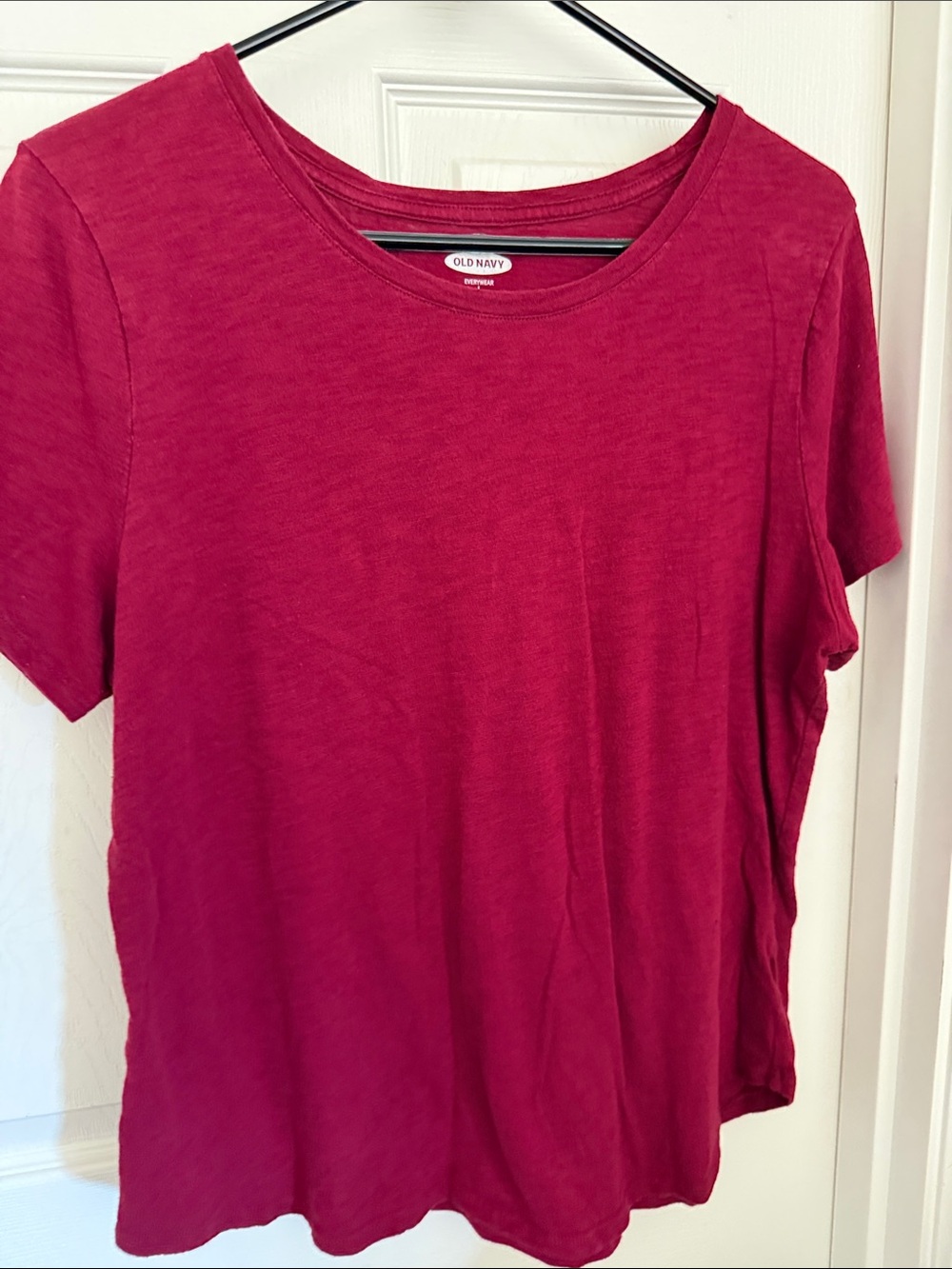 Old Navy Short Sleeve Crewneck Tee in Deep Raspberry